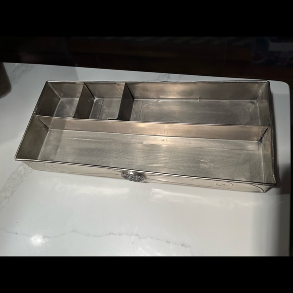 Metal organizer with four compartments - Picture 5 of 11